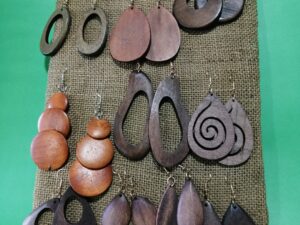 Aretes de madera natural